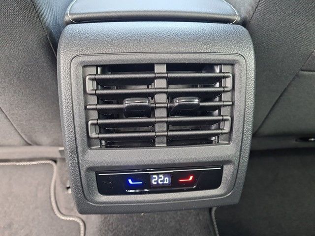 Fahrzeugabbildung Volkswagen Golf VIII 1,0 TSI Move LED Climatronic AID RFK S