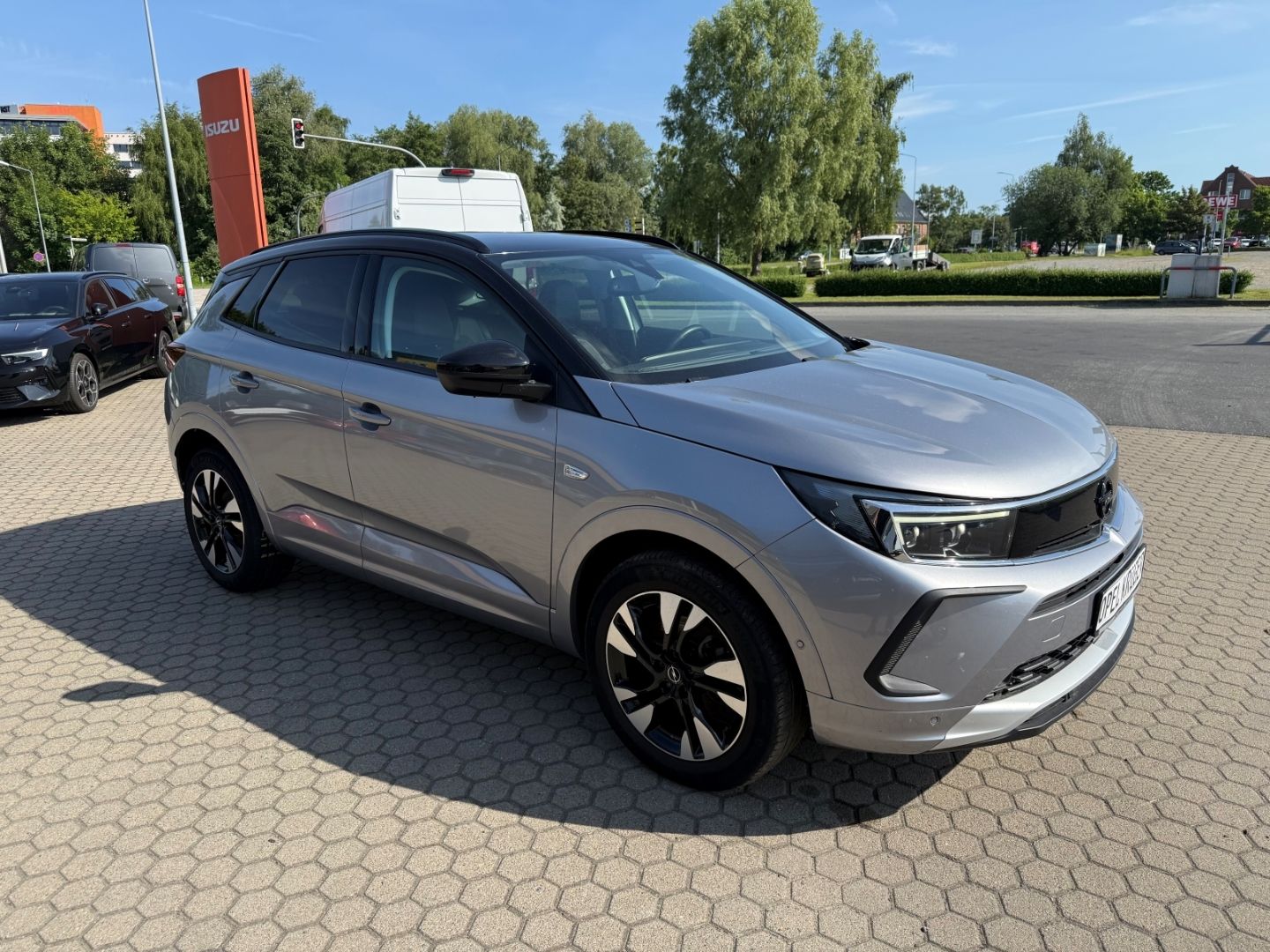 Fahrzeugabbildung Opel Grandland Ultimate SHZ+LHZ+Kamera+elek.Heck