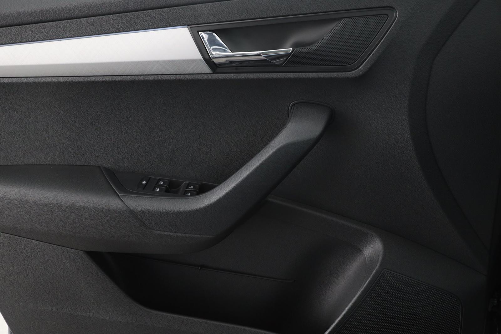 Skoda KAROQ 1.5 TSI DSG SELECTION | NAVI | LED | AHK |