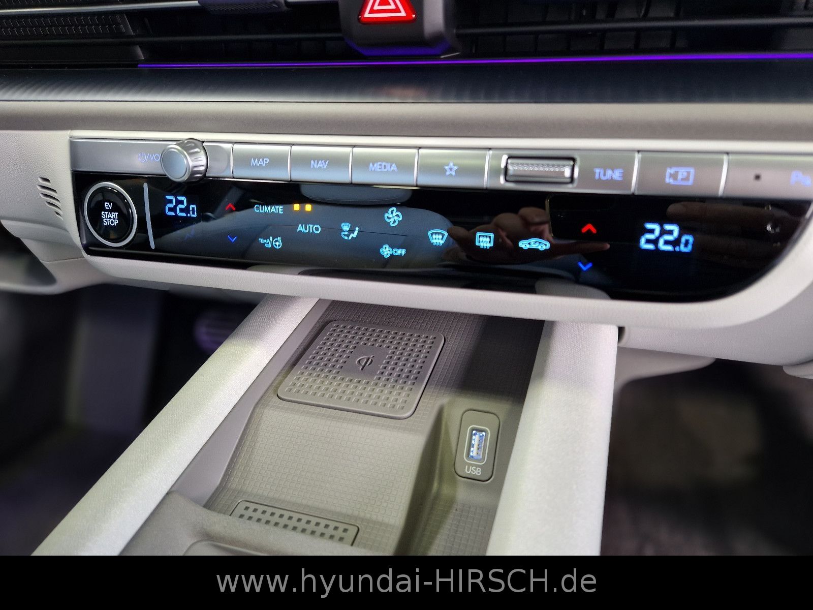 Fahrzeugabbildung Hyundai IONIQ 6 77,4kWh 4WD 325PS UNIQ 20" SD