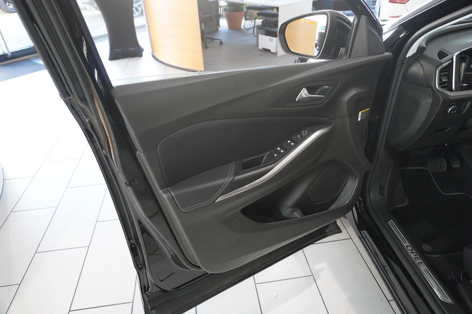Fahrzeugabbildung Opel Grandland (X) ULTIMATE 4HYBRID NAVI/LED/SPORT/SH