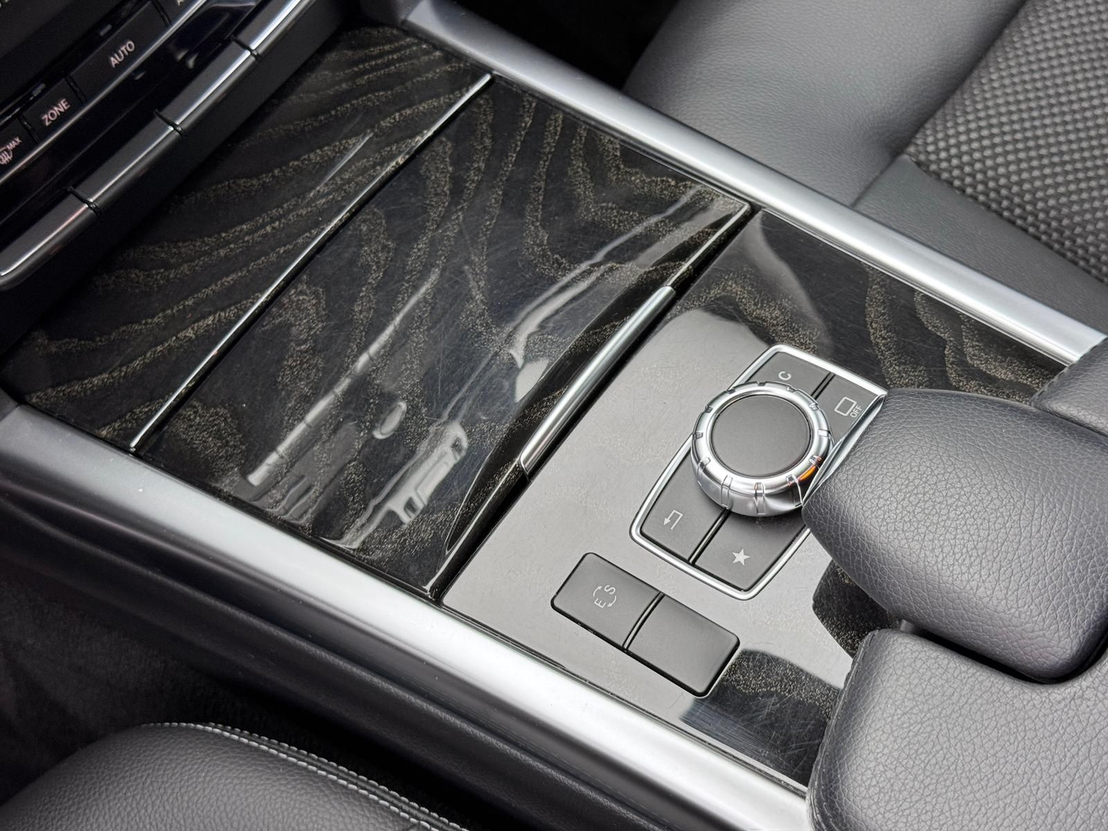 Fahrzeugabbildung Mercedes-Benz E 220d AVANTGARDE/AHK/ILS+/OZ-RACING/PDC/NAV/LED