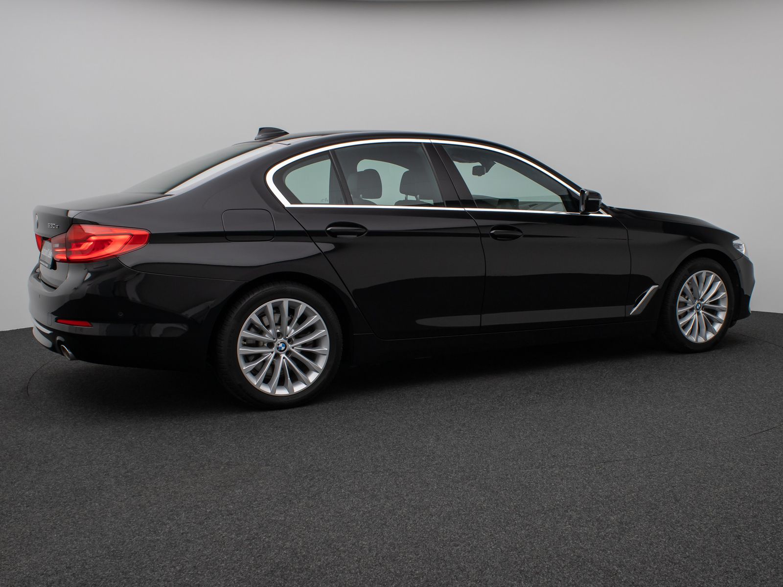 Fahrzeugabbildung BMW 530e iP Luxury Line Kamera HiFi Fernlichtassist