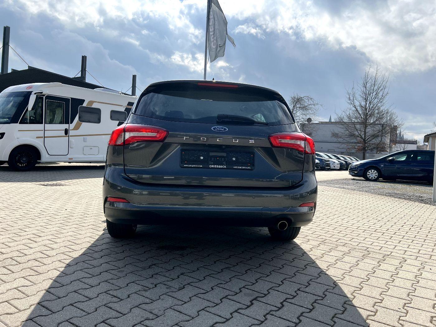 Ford Focus Turnier 1.5 EcoBlue Cool & Connect LED Nav