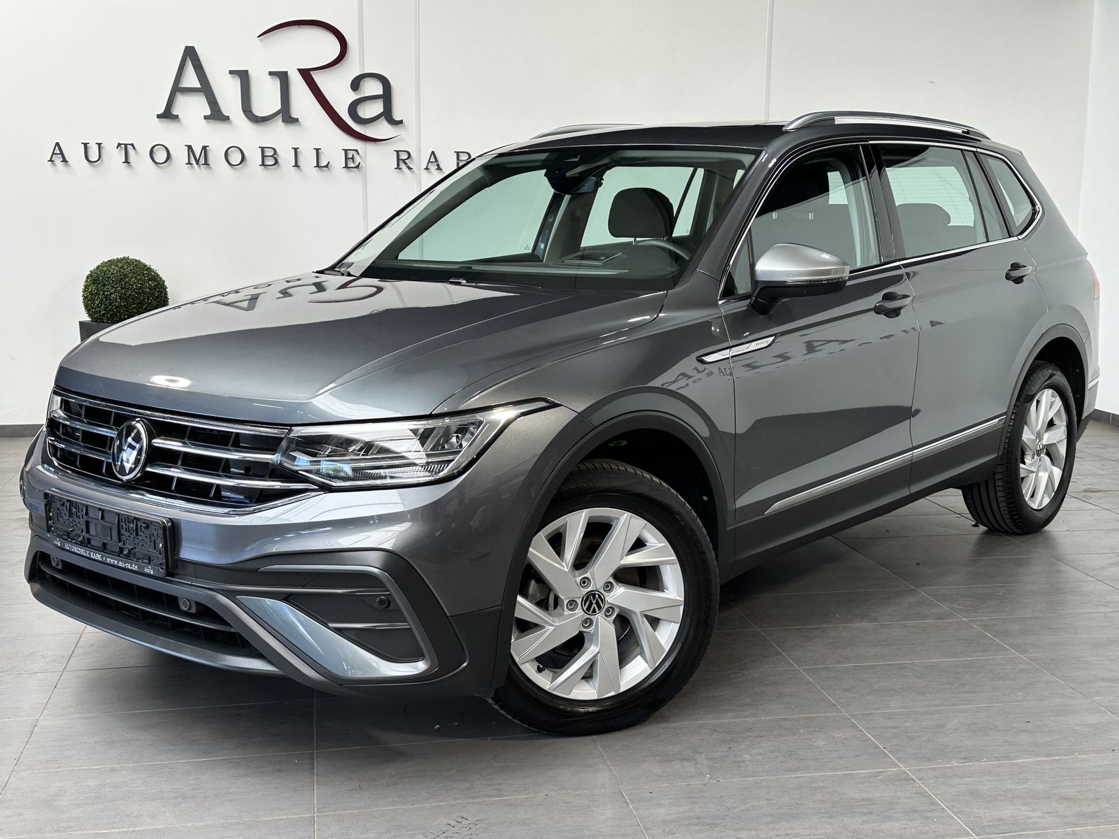Fahrzeugabbildung Volkswagen Tiguan Allspace Life NAV+LED+PANO+HEAD-UP+18ZOLL