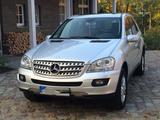 Mercedes-Benz ML 280 CDI 4MATIC - - Mercedes ML 280 mit Schiebedach