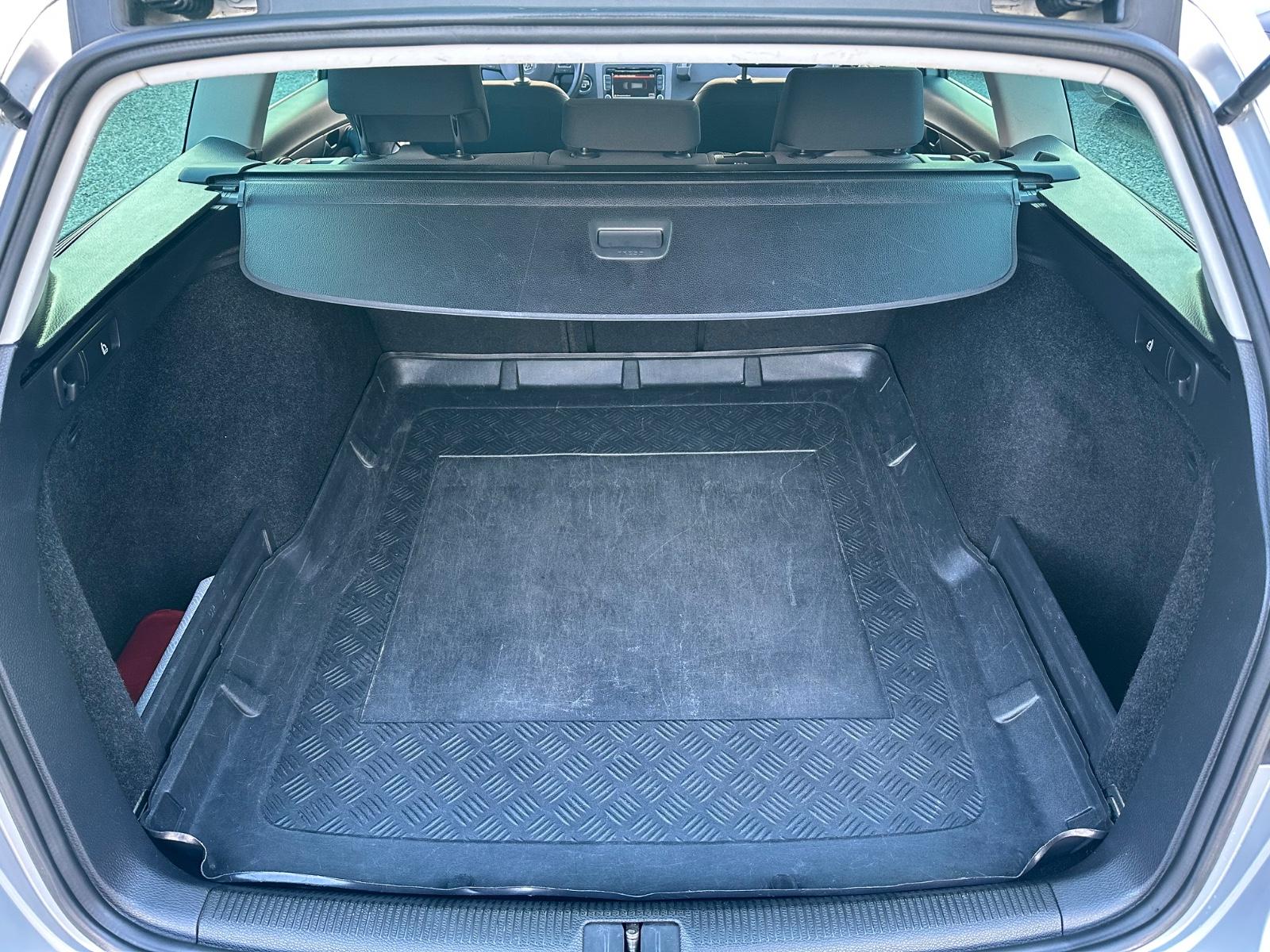Volkswagen Passat 2011 — photo 12