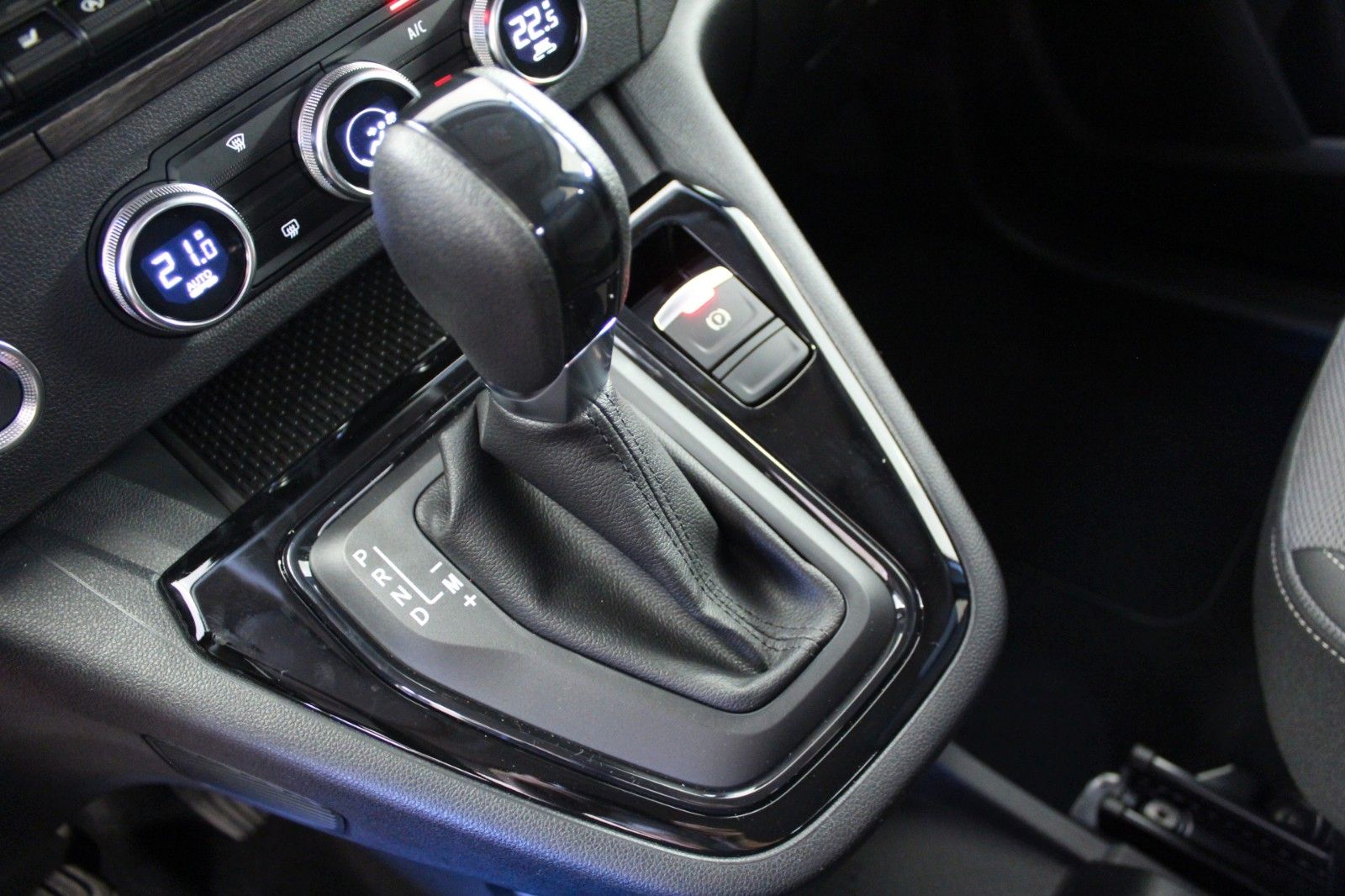 Fahrzeugabbildung Renault Kangoo Tce 130 EDC Techno*Sitzhzg*