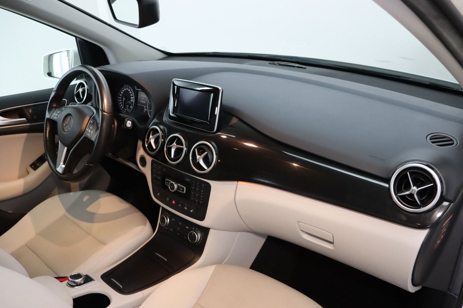 Fahrzeugabbildung Mercedes-Benz B 180 BlueEFFICIENCY * Bi-Xenon * Navi * SHZ *