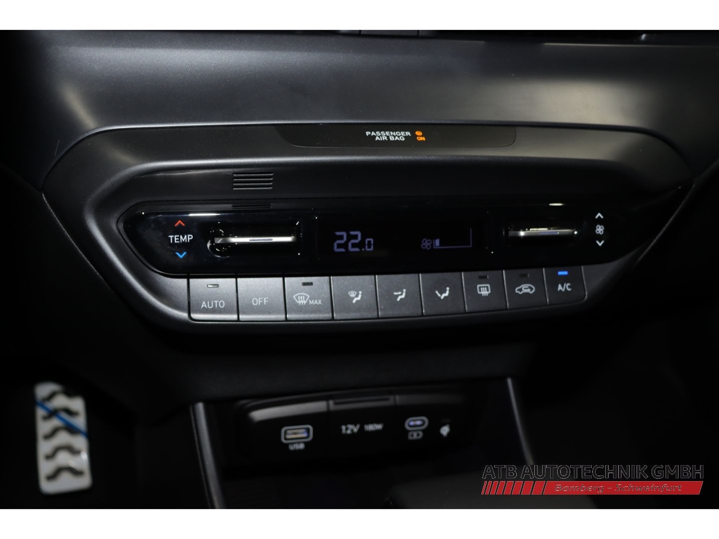 Fahrzeugabbildung Hyundai BAYON MY25 1.0 T-GDI 100 PS 7-DCT 2WD Trend Navi