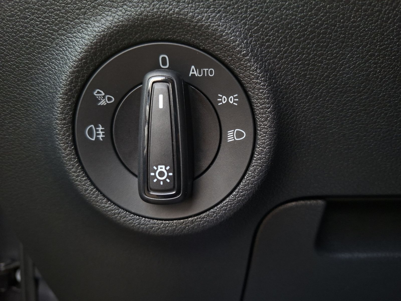 Fahrzeugabbildung SKODA Kodiaq 1.5L TSI*DSG*7-Sitz* Kamera*PDC*LED*ViCo*