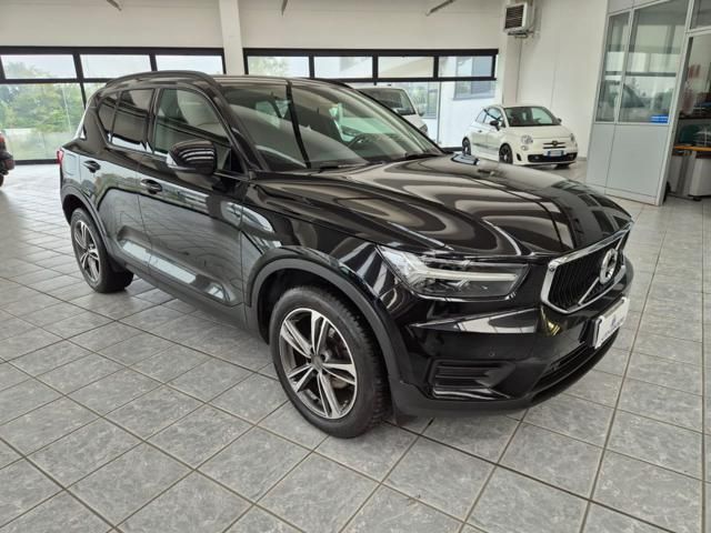 Volvo VOLVO XC40 T3 Momentum BELLISSIMA +4 CERCHI E GO imagem 3