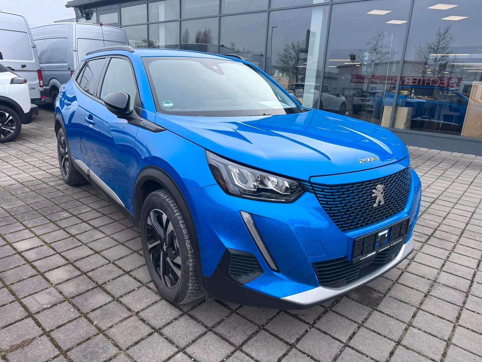 Peugeot 2008 e- Allure Pack + SZ +Kamera