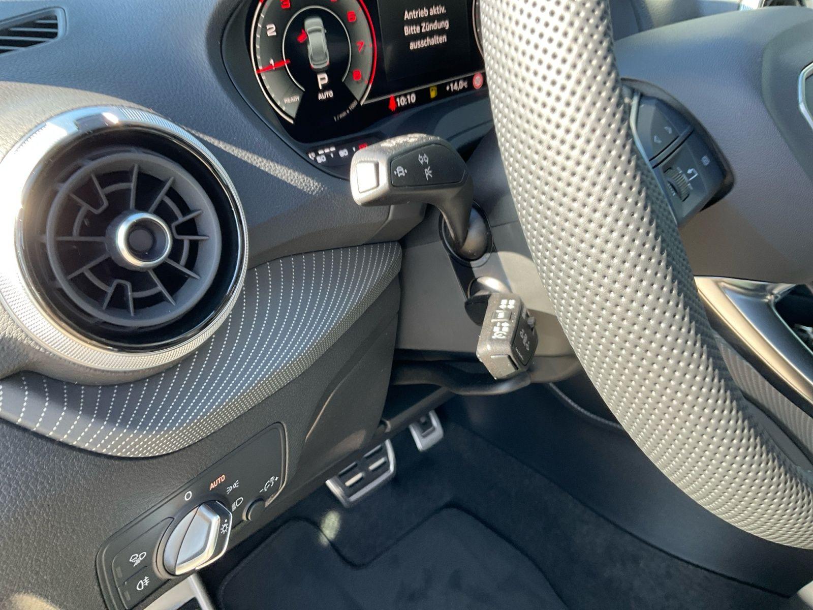 Audi Q2 35 TFSI 2x S line MATRIX AHK SONOS KAMERA ACC