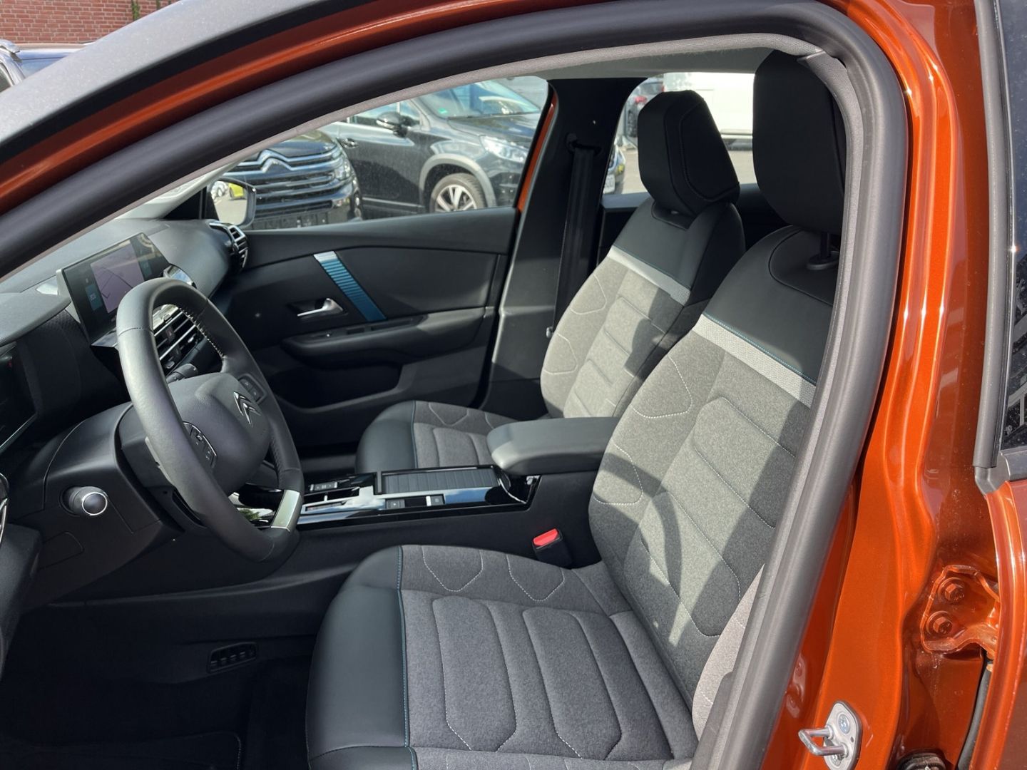 Fahrzeugabbildung Citroën C4 Elektro 136 Feel Pack HUD Navi LED CarPlay