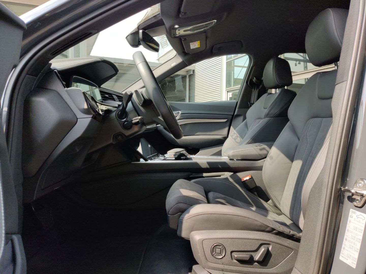 Fahrzeugabbildung Audi Q8 e-tron S line 50 quattro