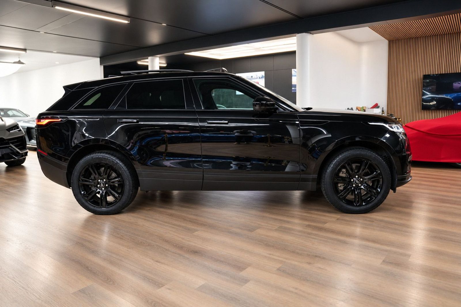 Fahrzeugabbildung Land Rover Range Rover Velar P400e *Panorama*Meridian*Kam