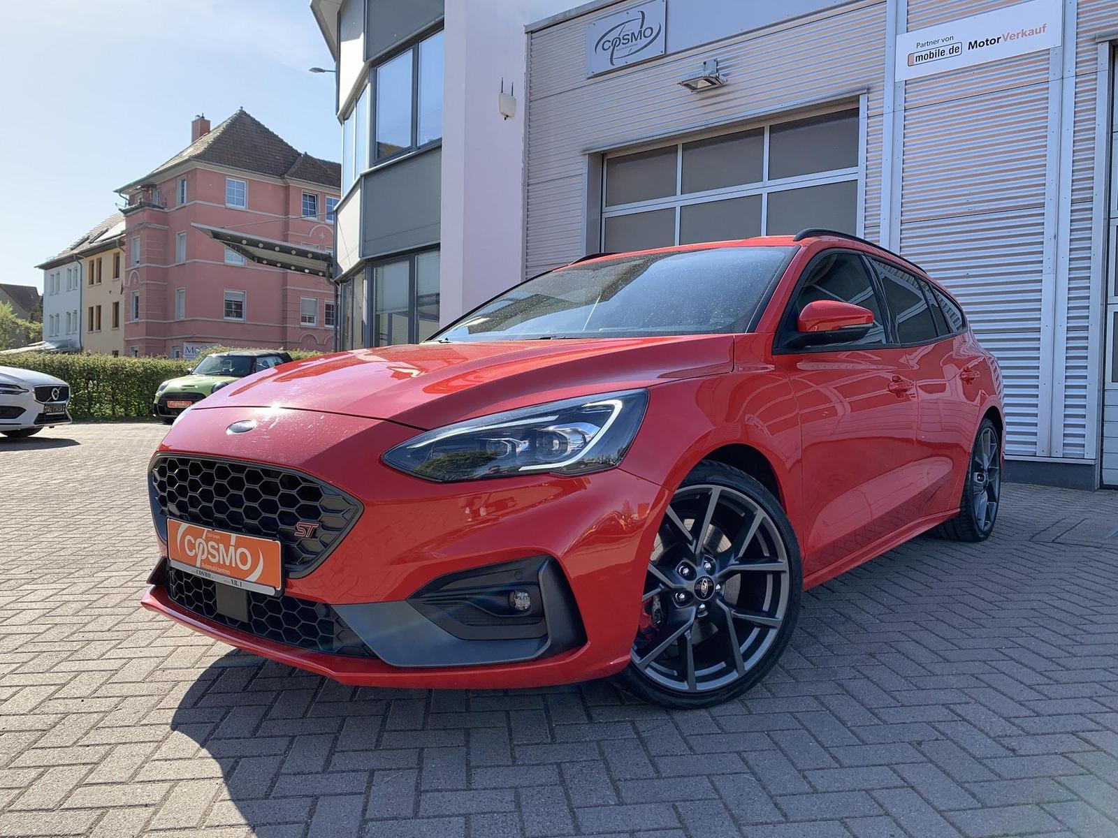 Ford Focus Turnier ST AHK+LED+RECARO+B&O