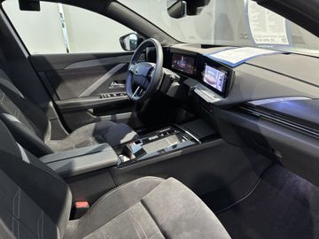 Fotografie 5 des Opel Astra 1.2 Turbo Automatik Ultimate