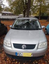 Volkswagen Touran 1.6 FSI Basis Basis - Volkswagen Touran Basis mit Benzin-Antrieb