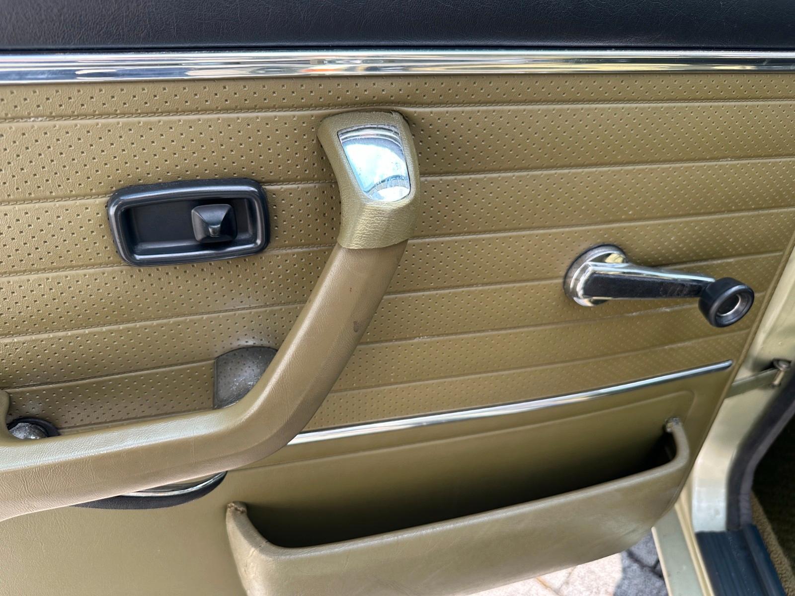 BMW 525 E12 150 CH BVM - TOIT OUVRANT