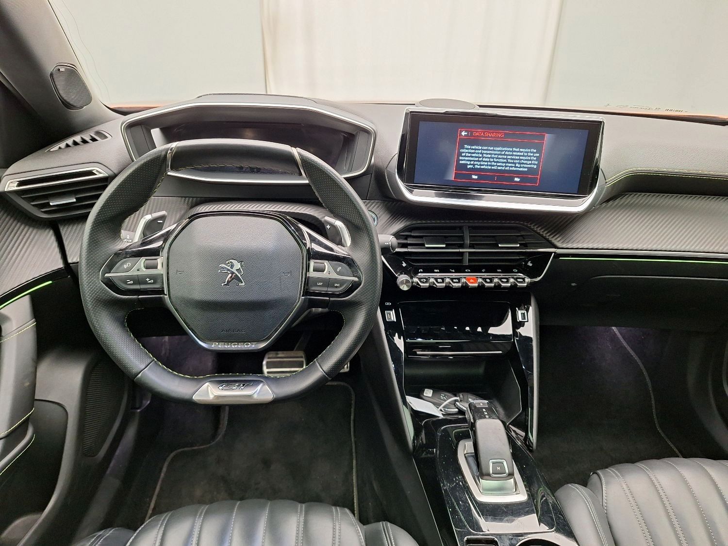 Fahrzeugabbildung Peugeot 2008 GT-LINE LED/LEDER/SHZ/PANO/CAM/NAVI