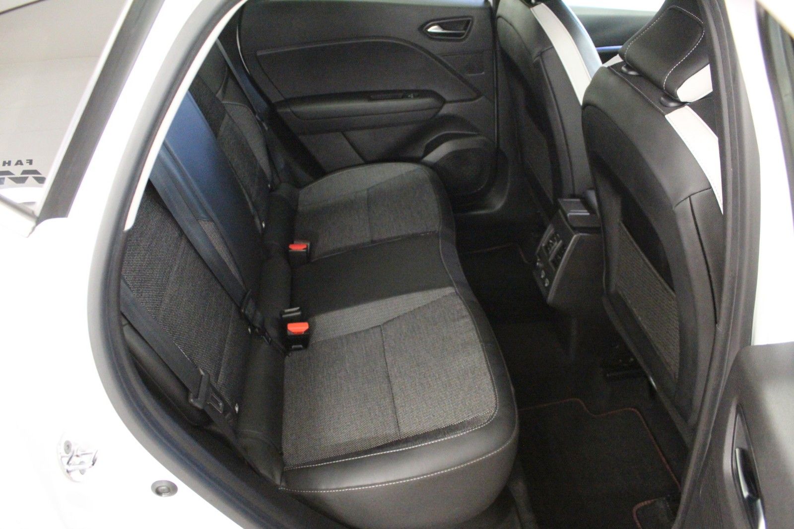 Fahrzeugabbildung Renault Captur E-Tech Plug-in 160 Plug in Hybrid