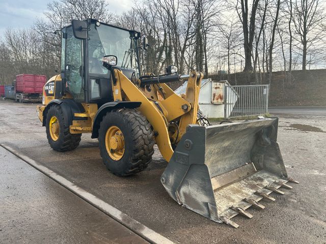 CAT 907 M