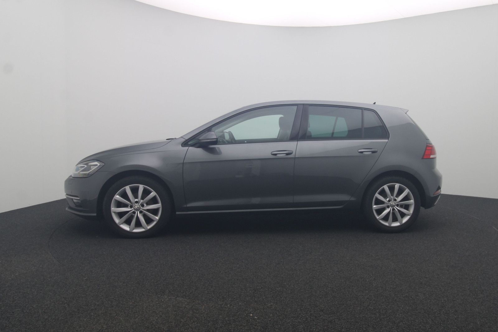 Fahrzeugabbildung Volkswagen Golf VII Lim. 1.5  Highline DSG ACC LED Kamera