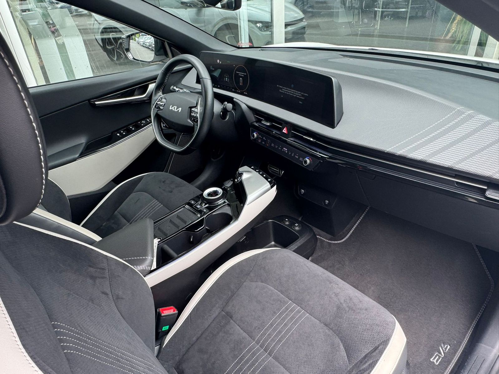 Fahrzeugabbildung Kia EV6 GT-Line 4WD WERKSGA+PANO+MEMO+HEAD+ACC+360°