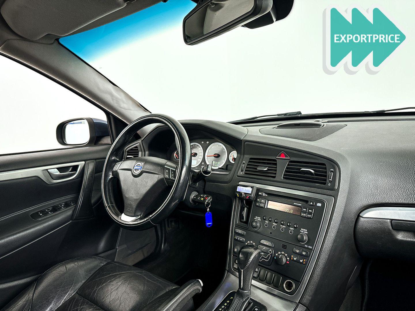 Volvo V70 2007 — interior