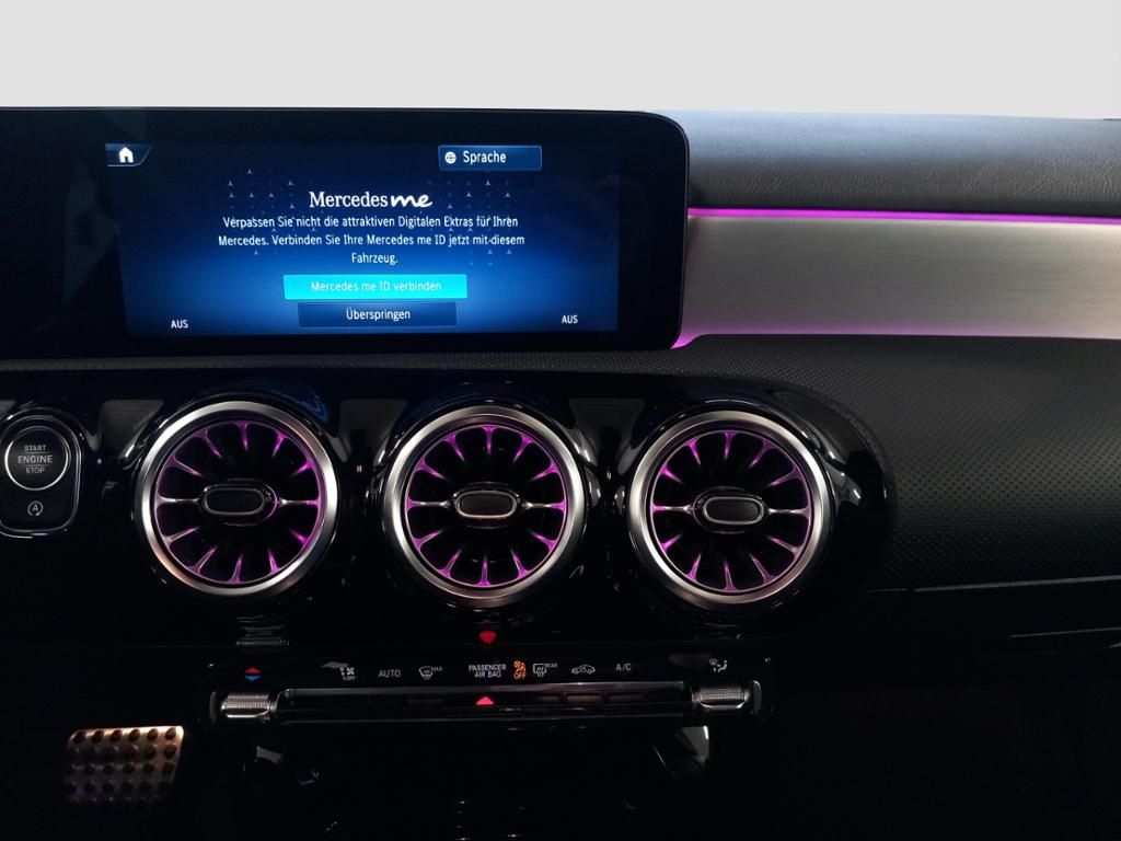 Fahrzeugabbildung Mercedes-Benz A 180 Kompaktlimousine AMG Line*Night Paket*LED