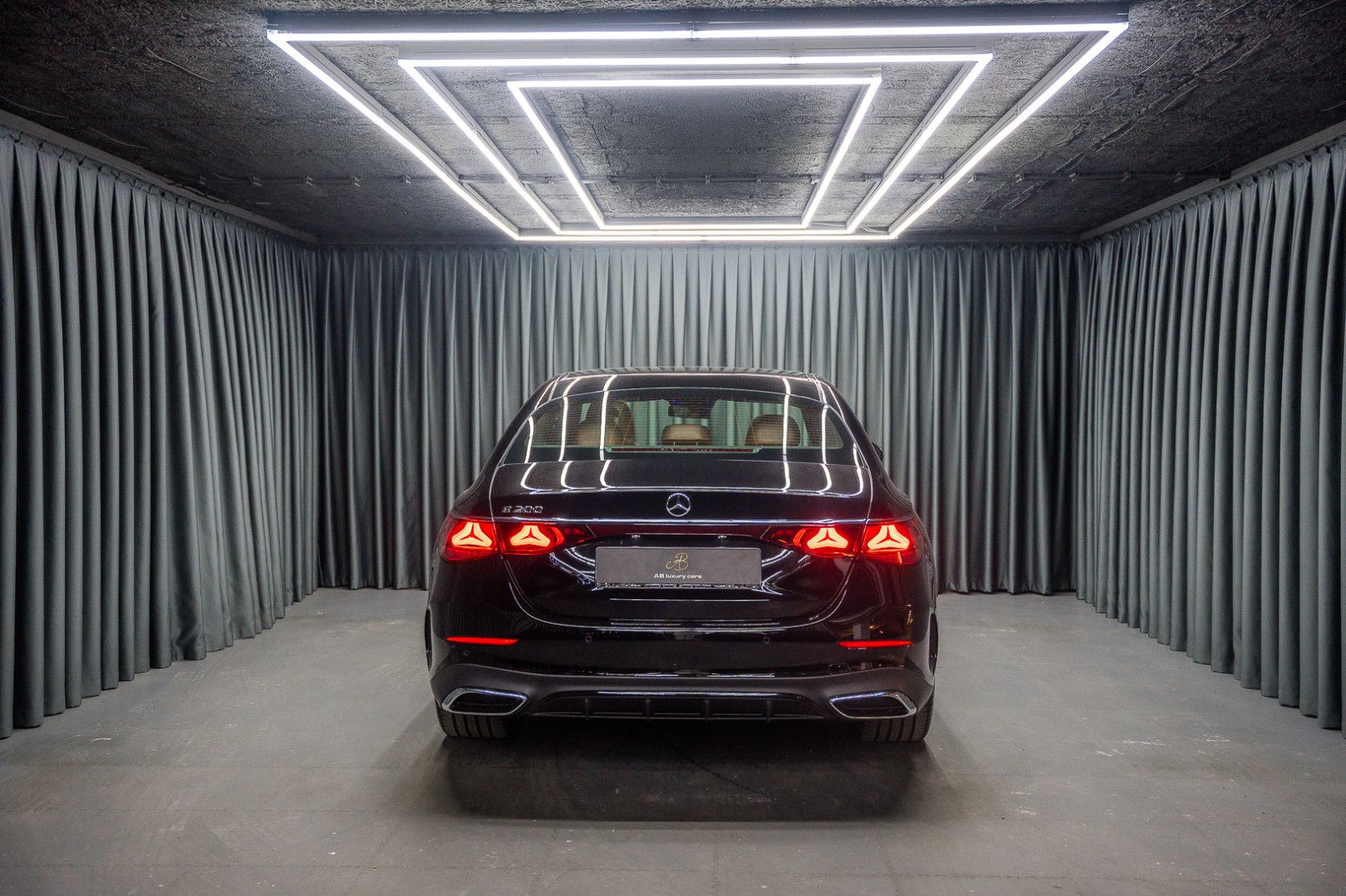 Fahrzeugabbildung Mercedes-Benz E 200 AMG MY25*Premium Plus*Superscreen*Keyless*