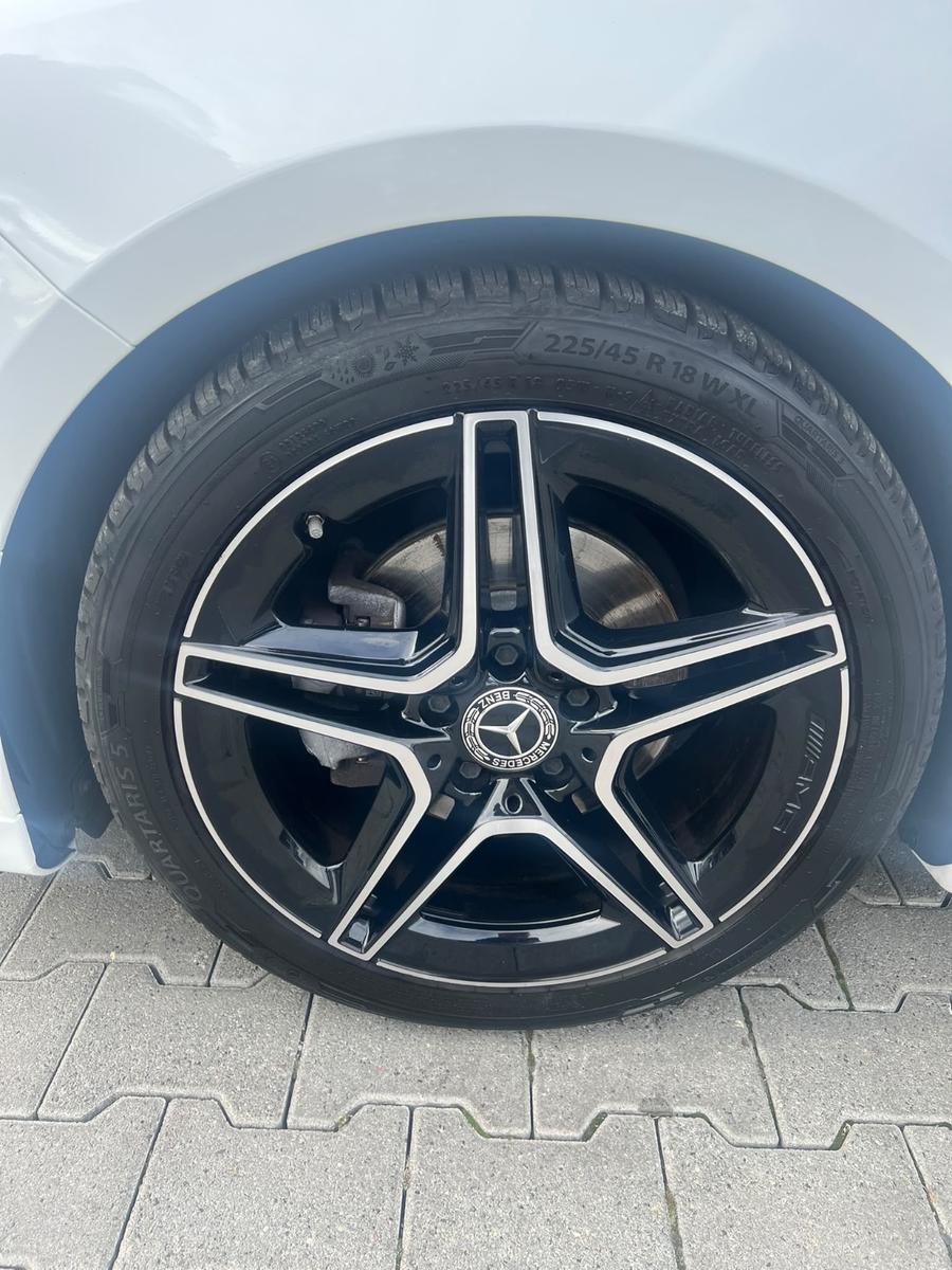 Mercedes-Benz A 180 2x AMG-LINE PANORAMA LED NAVI KAMERA P
