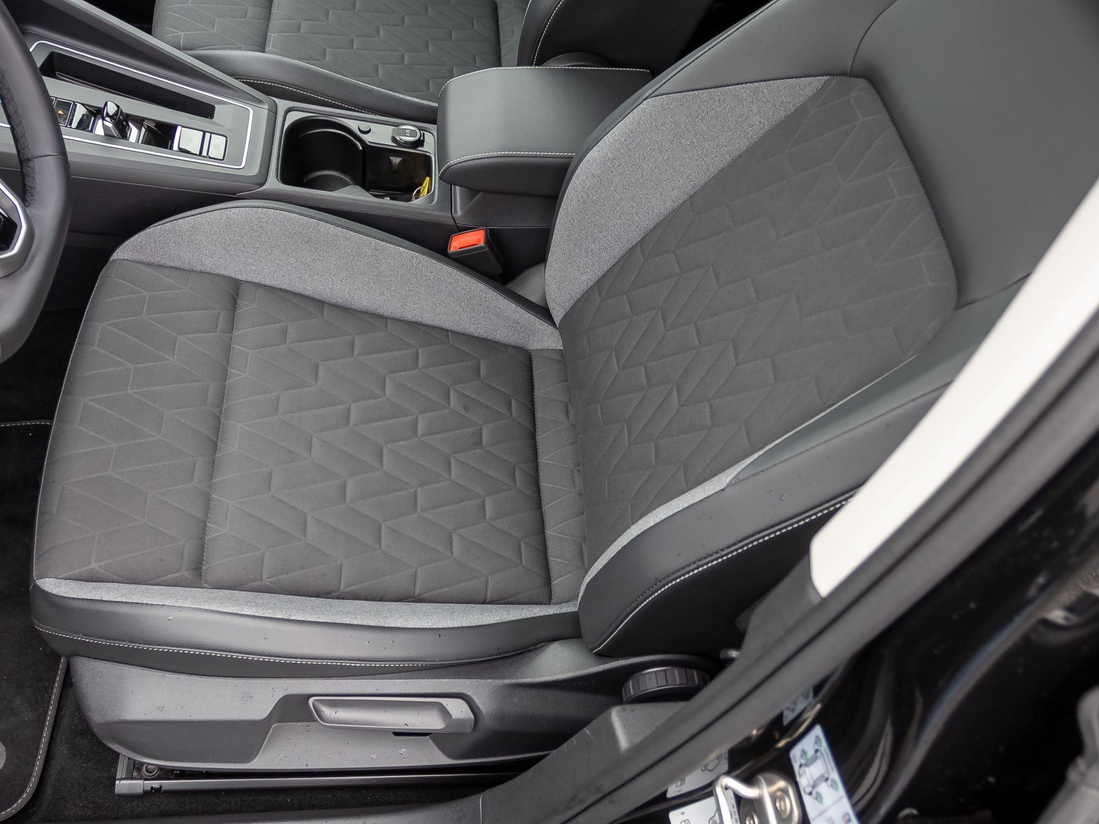 Volkswagen Golf - Bild 14