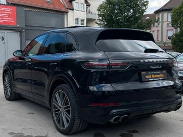 Porsche Cayenne - 10