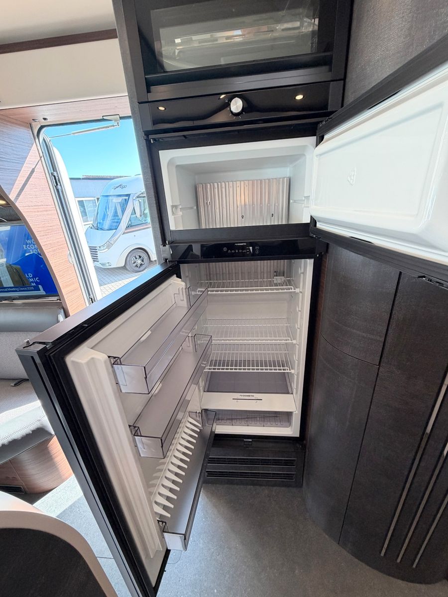 Fahrzeugabbildung Carthago chic c-line I 4.9 LE L Cortina Silverline