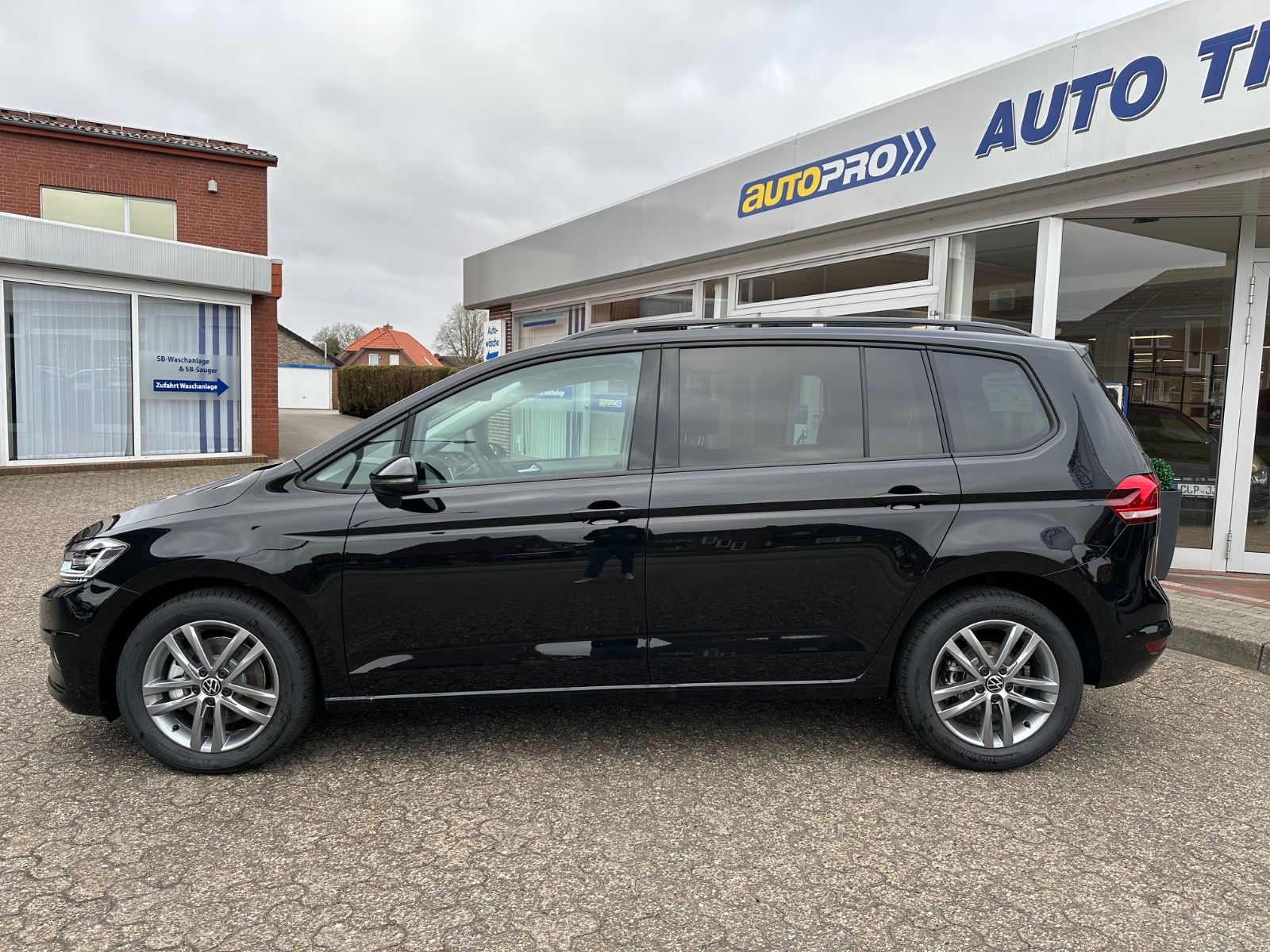 Fahrzeugabbildung Volkswagen Touran 1.5 TSI Comfortline DSG Navi/ACC/IQ/Shzg