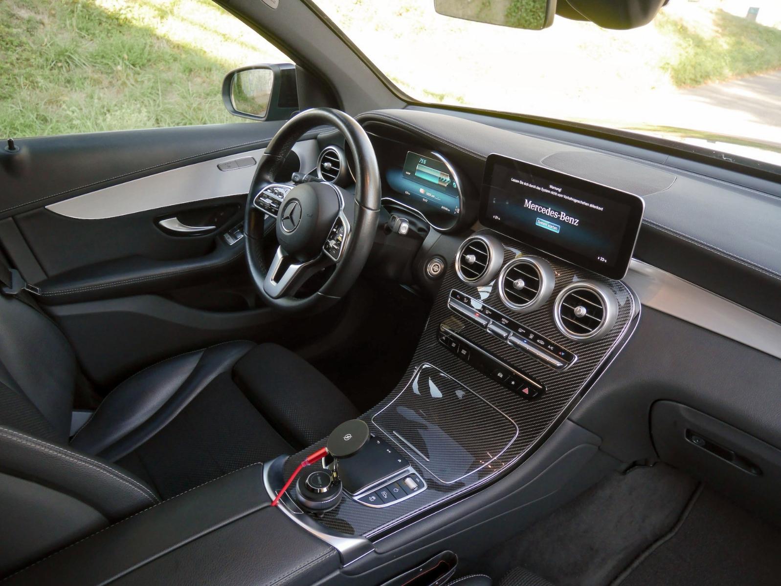 Mercedes-Benz GLC 300 e 4Matic Plug-In-Hybrid//AMG Line