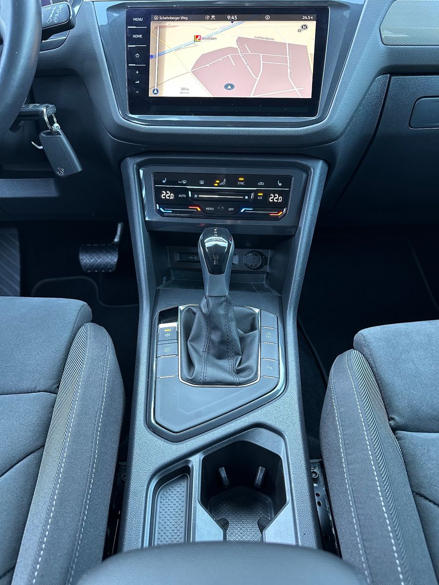 Fahrzeugabbildung Volkswagen Tiguan Allspace 2.0 TDI DSG Life NAV+LED+HUD+SHZ