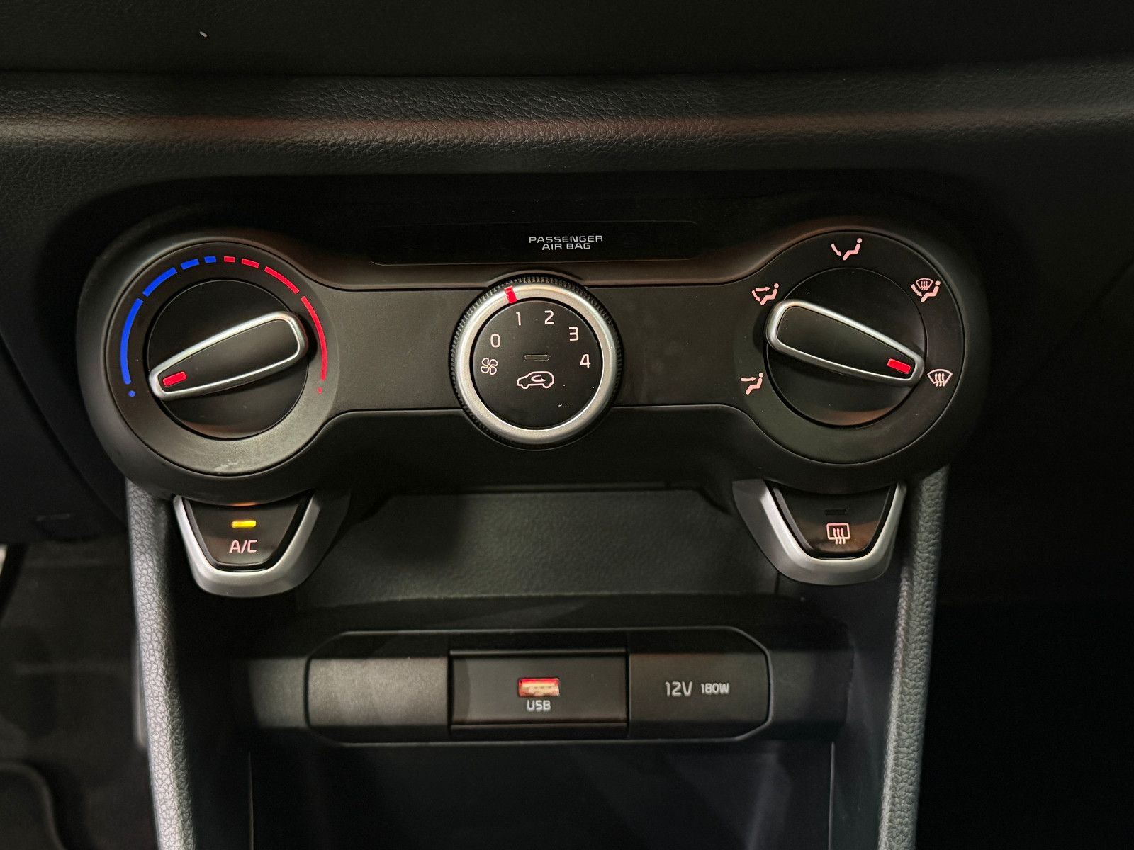 Fahrzeugabbildung Kia Picanto Dream Team|AC|RF-CAM|Carplay