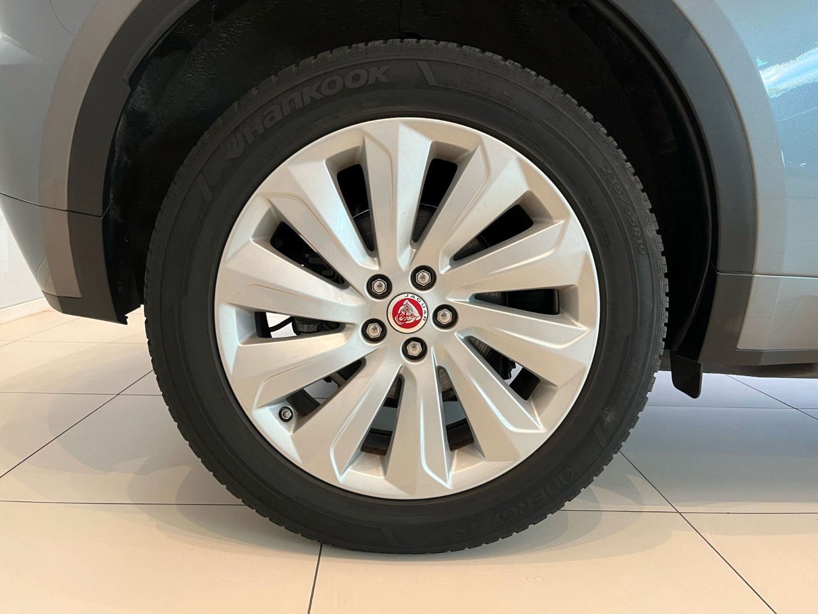 Fahrzeugabbildung Jaguar E-PACE D150 R-Dynamic S AWD Black Pack