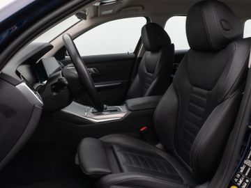 Fahrzeugabbildung BMW 320d xD Sport Line Kamera Laser HiFi AHK Komfort