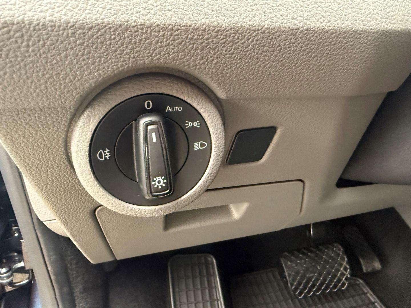 VW T6 Caravelle Comfortline Navi LED Musikstreaming - Image 11