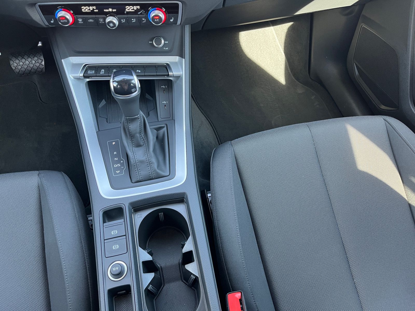 Audi Q3 Sportback 35TFSI S-tronic S line LED Navi AHK foto 8