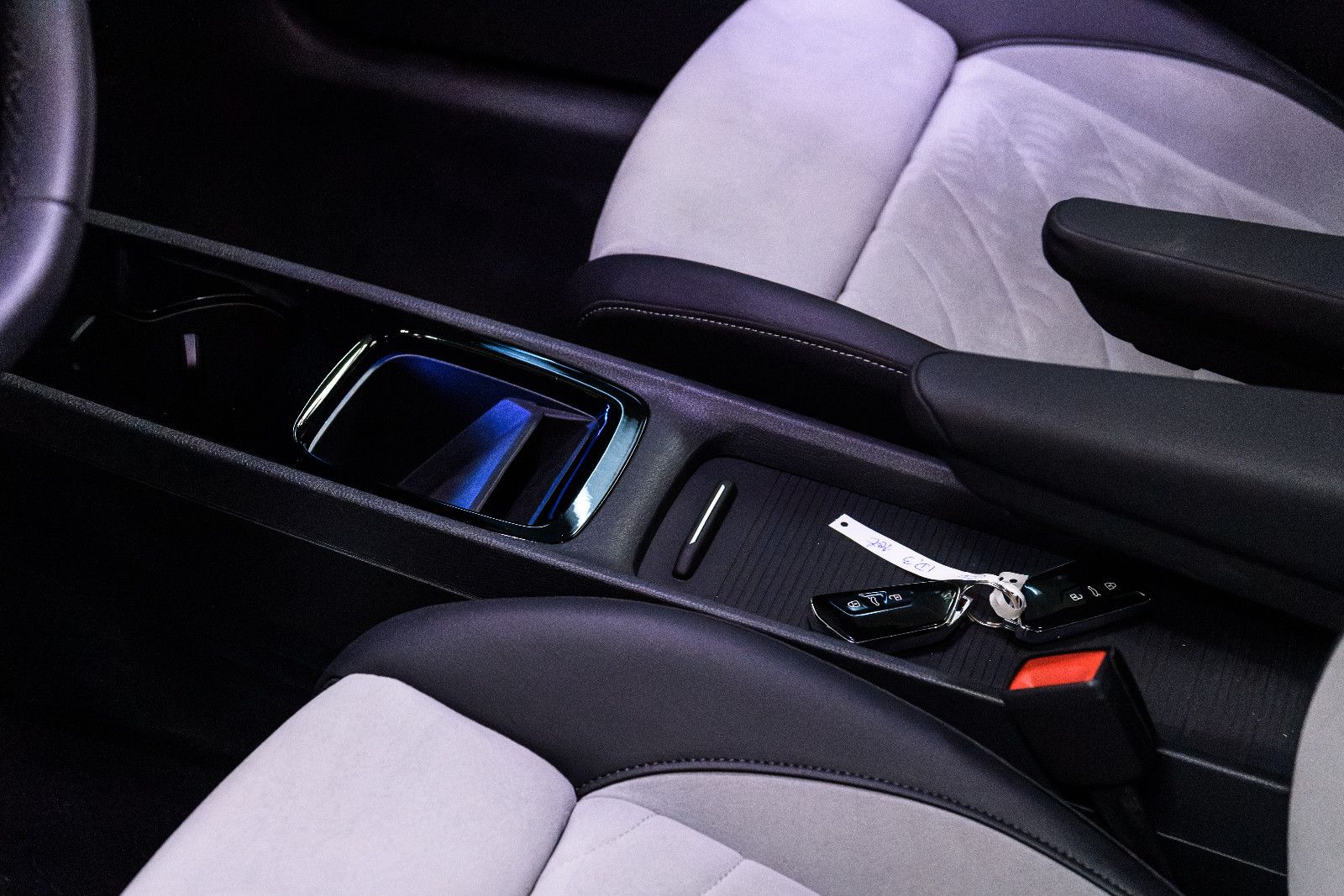 Fahrzeugabbildung Volkswagen ID.3 Pro 150 kW+AHK+LED+ACC+NAVI+SHZ+LHZ+62KwH.