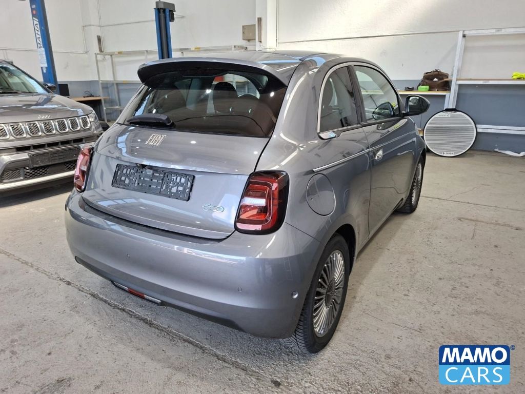 Fiat 500 e/KEYLESS/ALLWETTER/RÜCKFAHRKAMERA360/SITZHE imagem 3