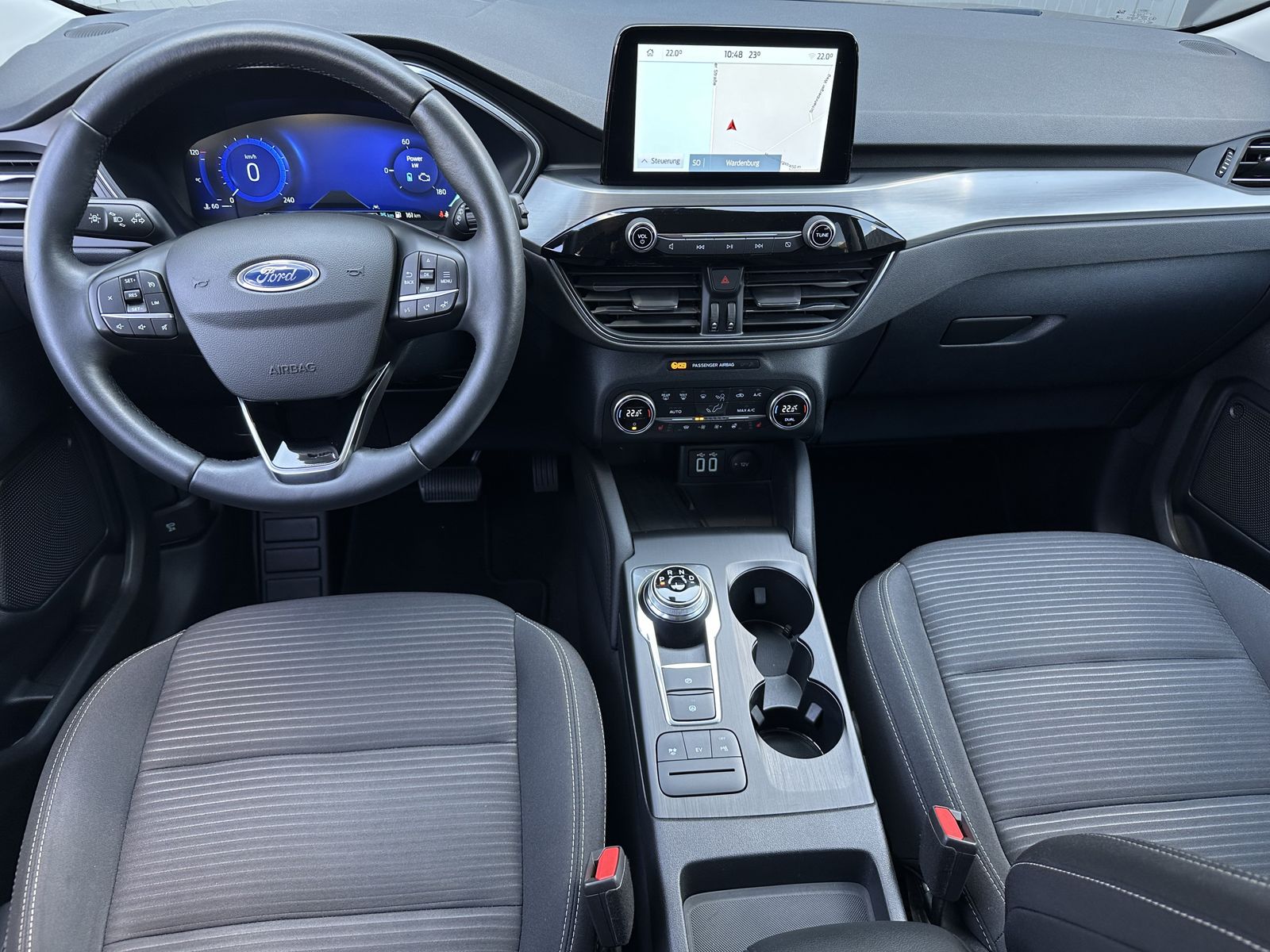 Fahrzeugabbildung Ford Kuga 2.5 Plug-In Hybrid Titanium NAV+KAM+CARPLAY