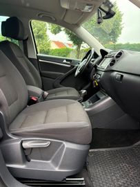 Volkswagen Tiguan - 9