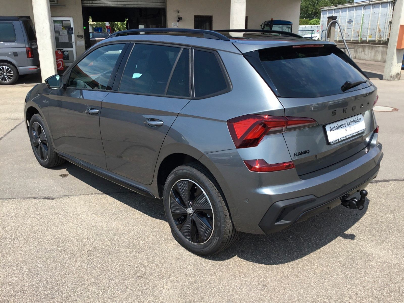 Fahrzeugabbildung SKODA Kamiq 1.5 TSI DSG Monte Carlo+AHK+Navi+Kamera
